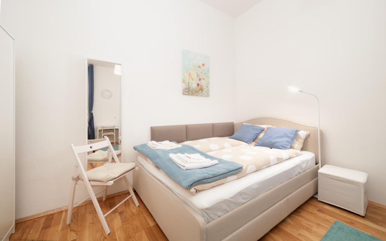 Malixa - Apartment In The Heart Of Vienna Next To Metro ภายนอก รูปภาพ